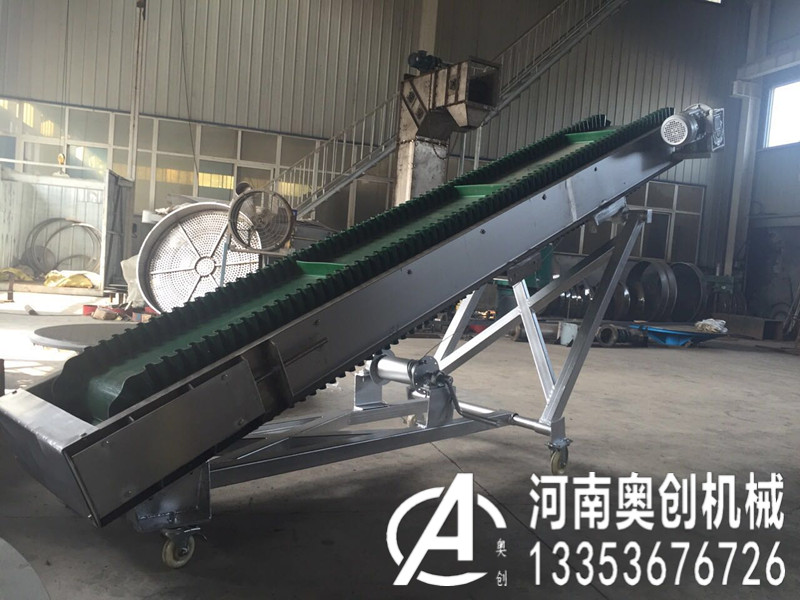 移動升降擋（dǎng）邊皮帶機廠家展示