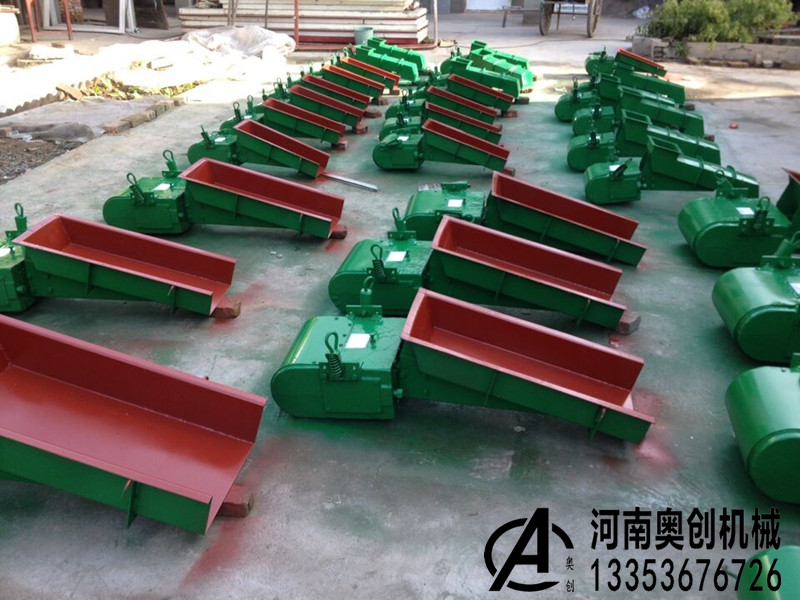 碳粉（fěn）電磁（cí）振動給（gěi）料機多台