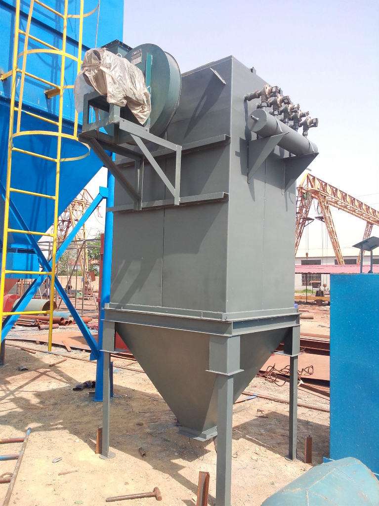 新（xīn）型袋式（shì）除塵器現場使用