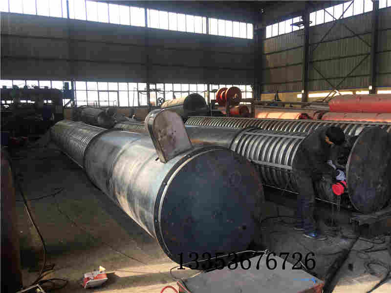 多台不鏽鋼垂直提升(shēng)機 多台不鏽鋼垂(chuí)直提升機