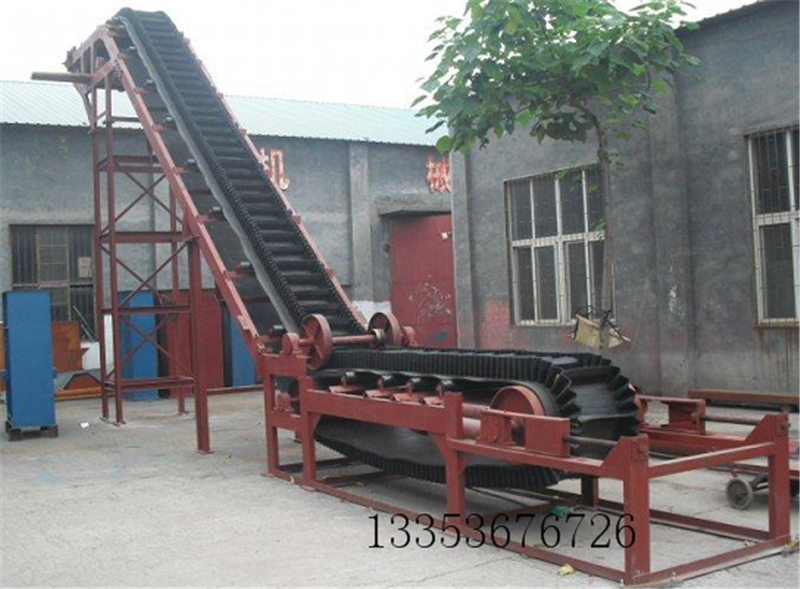 大傾角波狀（zhuàng）擋邊皮帶輸送機