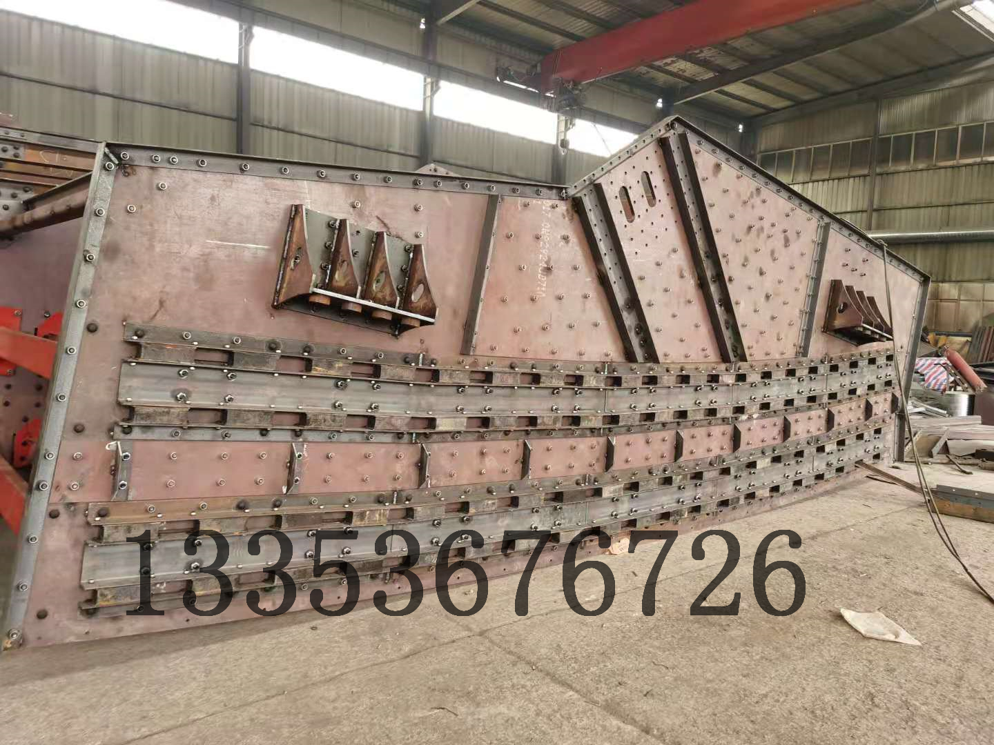 大（dà）型原煤深度篩分雙（shuāng）層弛張篩與其它類型篩機相（xiàng）比有哪（nǎ）些優勢?