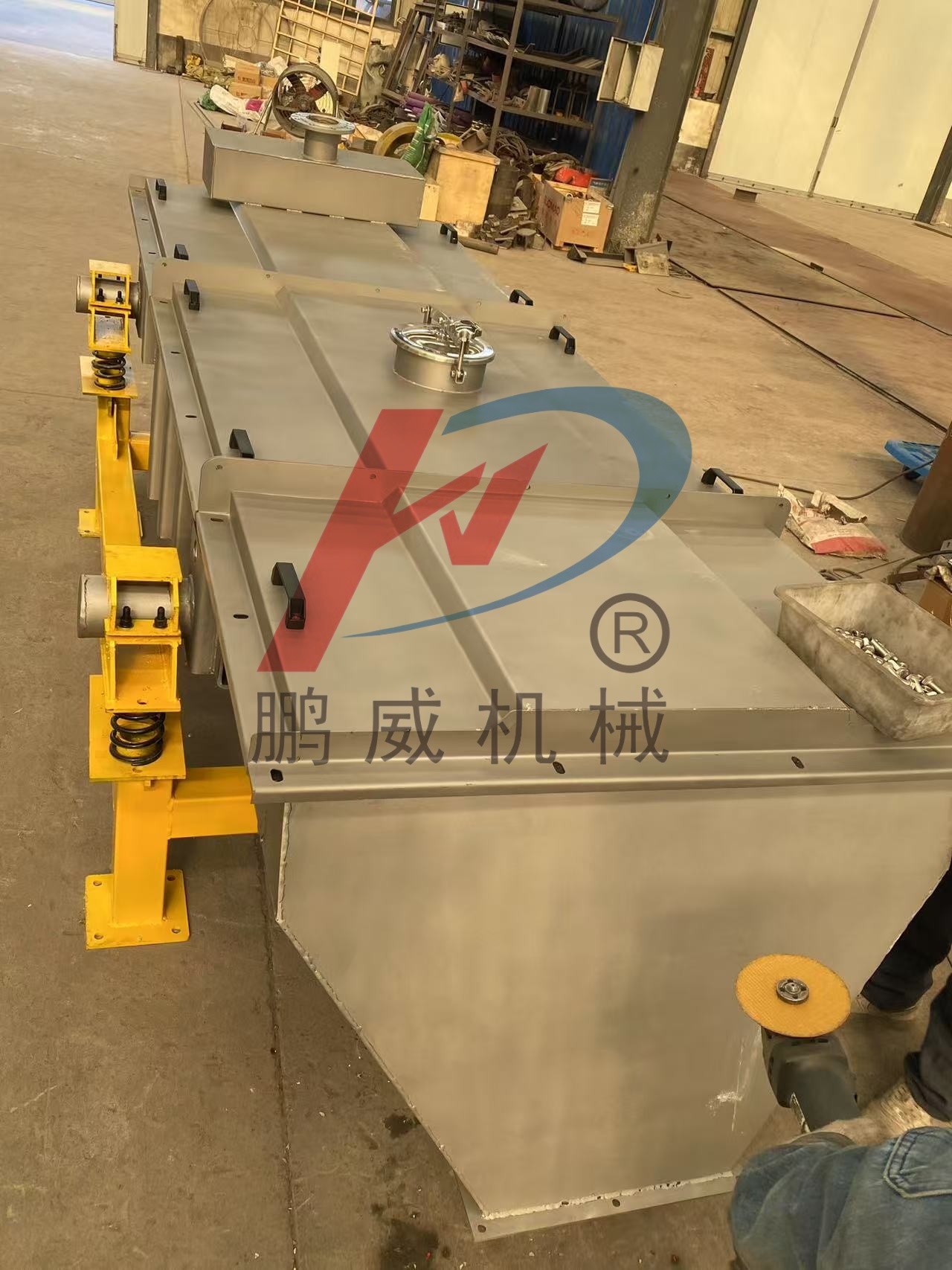 不（bú）鏽鋼直線篩在醫藥行業的應用（yòng）
